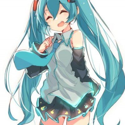 女司机用智能驾驶高速上化妆